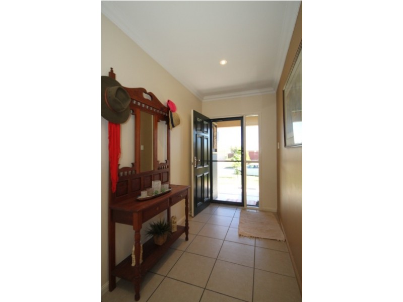 8 Kato Place, Mount Louisa, Townsville QLD 4810