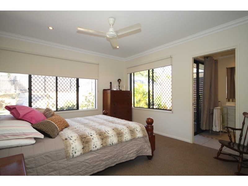 8 Kato Place, Mount Louisa, Townsville QLD 4810