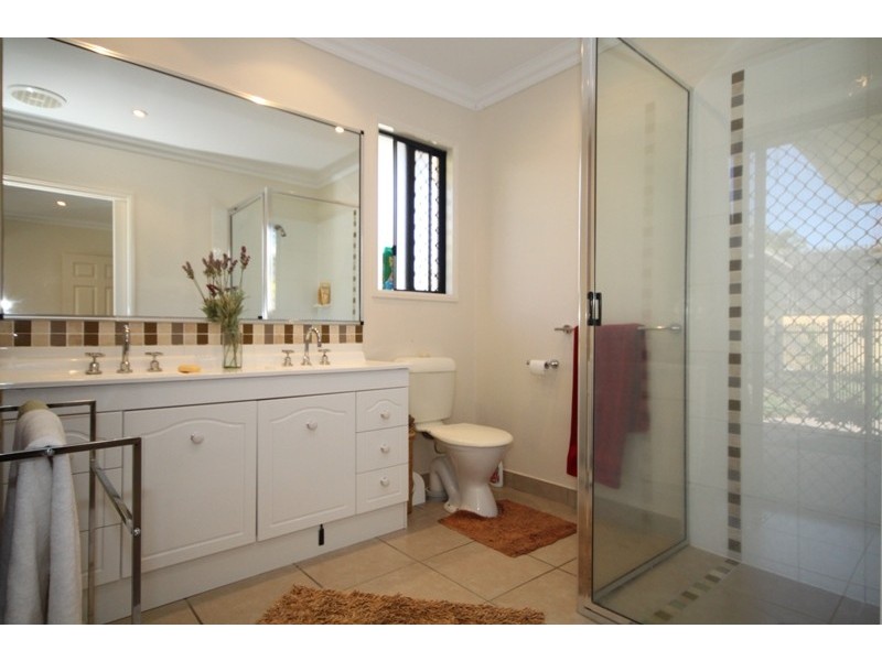 8 Kato Place, Mount Louisa, Townsville QLD 4810