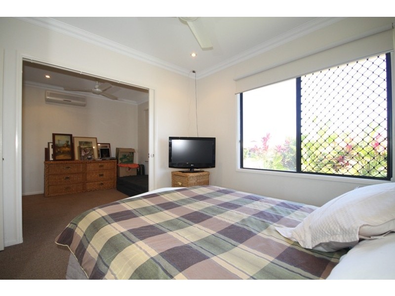 8 Kato Place, Mount Louisa, Townsville QLD 4810