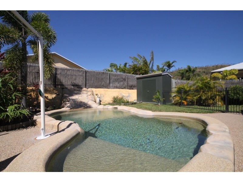 8 Kato Place, Mount Louisa, Townsville QLD 4810