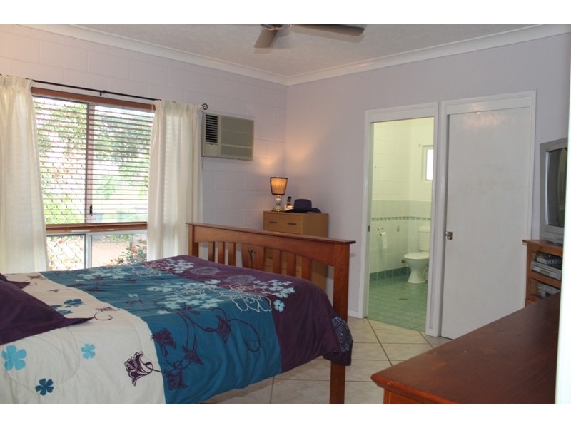 15 Bonnett Rd, Mount Low QLD 4818