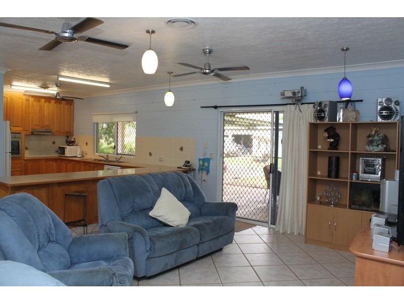 15 Bonnett Rd, Mount Low QLD 4818