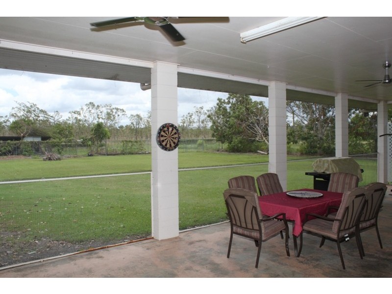 15 Bonnett Rd, Mount Low QLD 4818