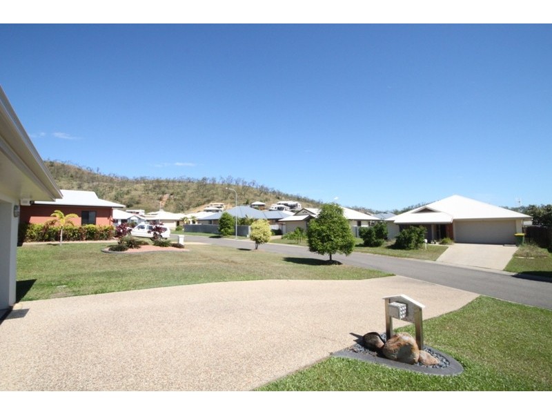 8 Kato Place, Mount Louisa QLD 4814