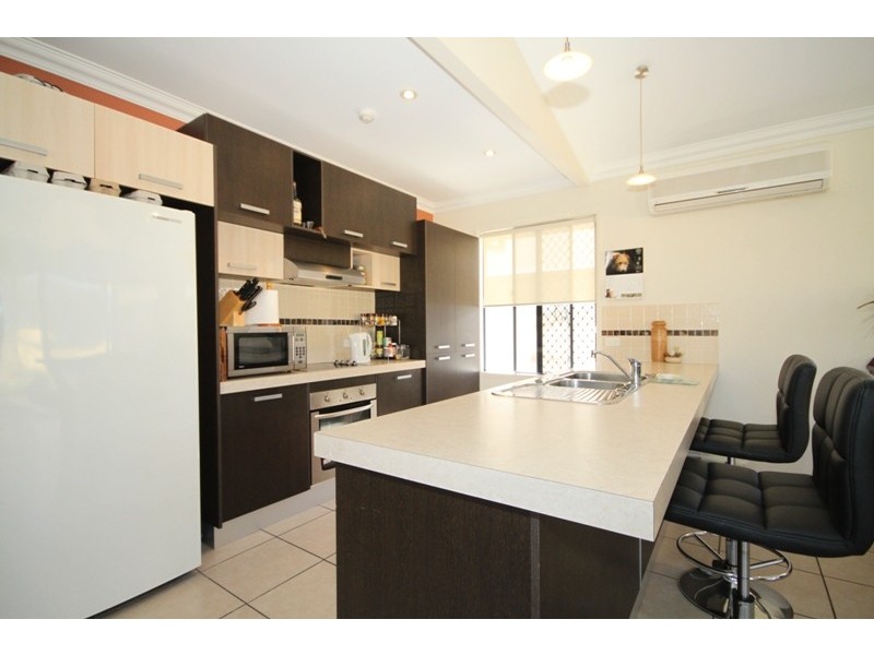 8 Kato Place, Mount Louisa QLD 4814