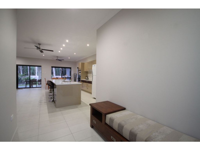 6 Currawinya Court, Bushland Beach QLD 4818