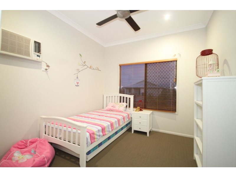 6 Currawinya Court, Bushland Beach QLD 4818