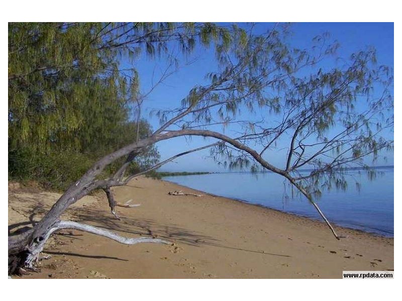 Bushland Beach QLD 4818