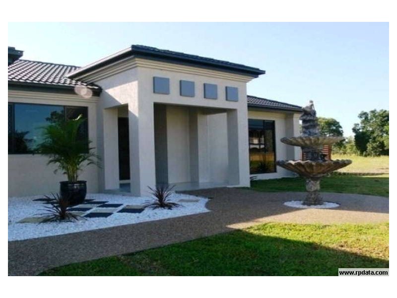 Bushland Beach QLD 4818