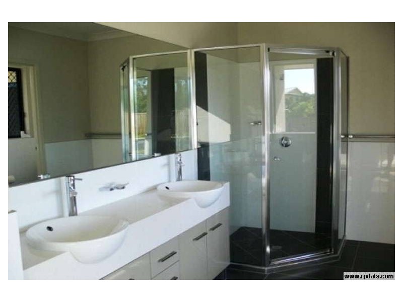 Bushland Beach QLD 4818