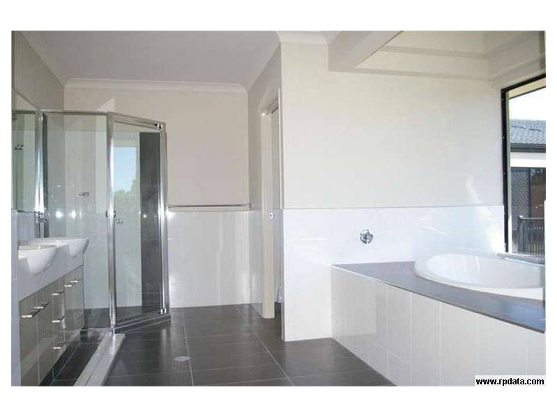 Bushland Beach QLD 4818