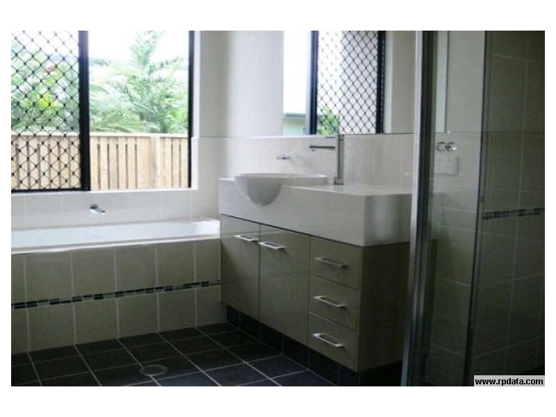 Bushland Beach QLD 4818