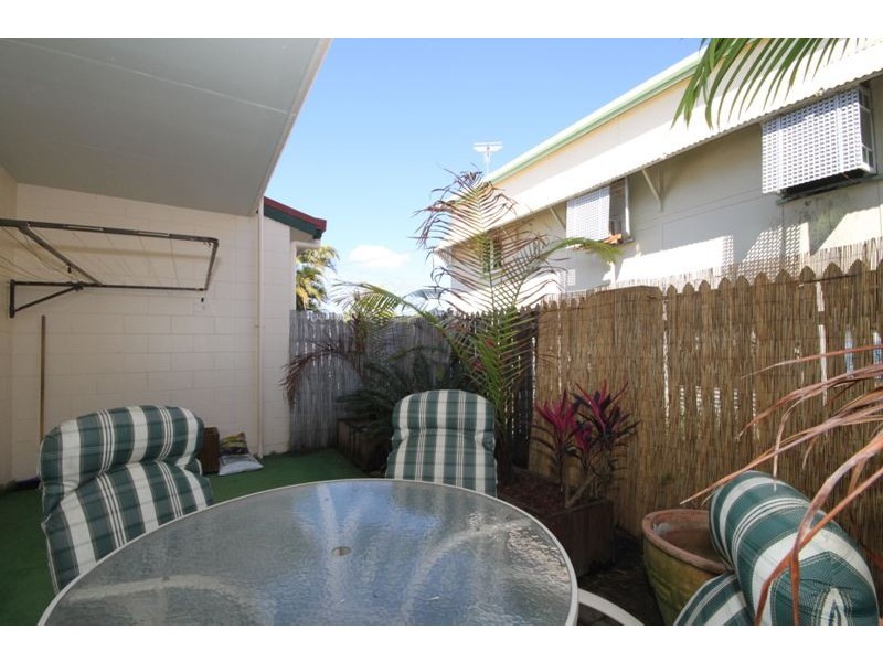 2/8  Second Street, Railway Estate QLD 4810