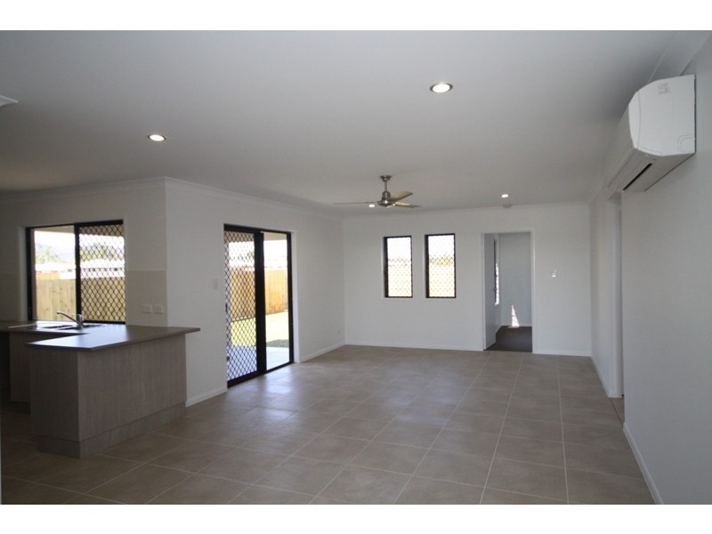 16 Wave Court, Kelso QLD 4815