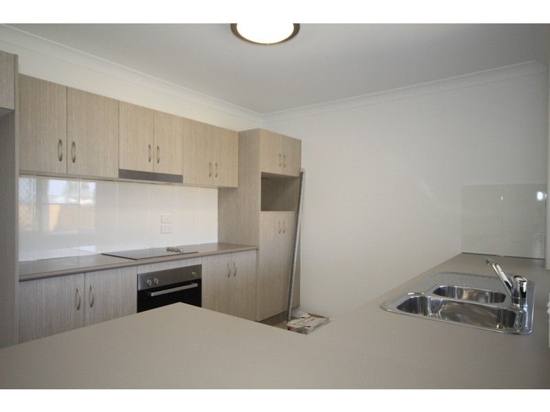 16 Wave Court, Kelso QLD 4815