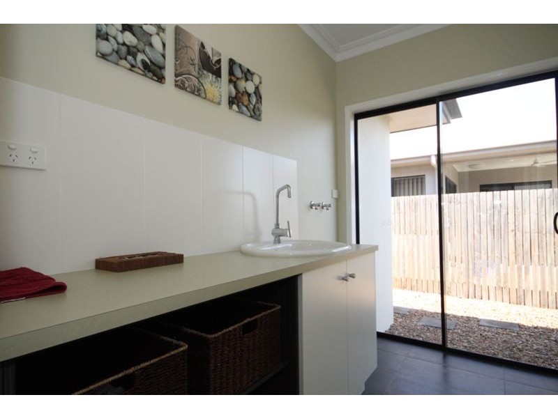 7  Arafura Close, Burdell QLD 4818