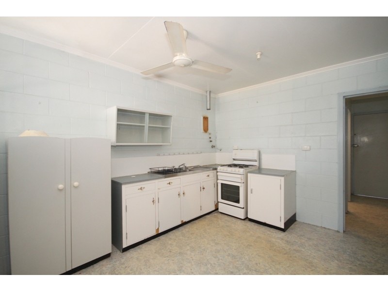 8 Primrose St, North Ward QLD 4810