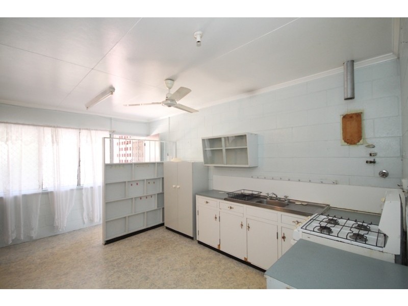 8 Primrose St, North Ward QLD 4810