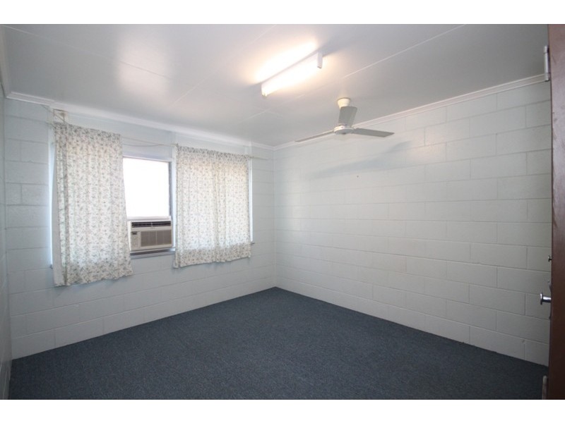 8 Primrose St, North Ward QLD 4810