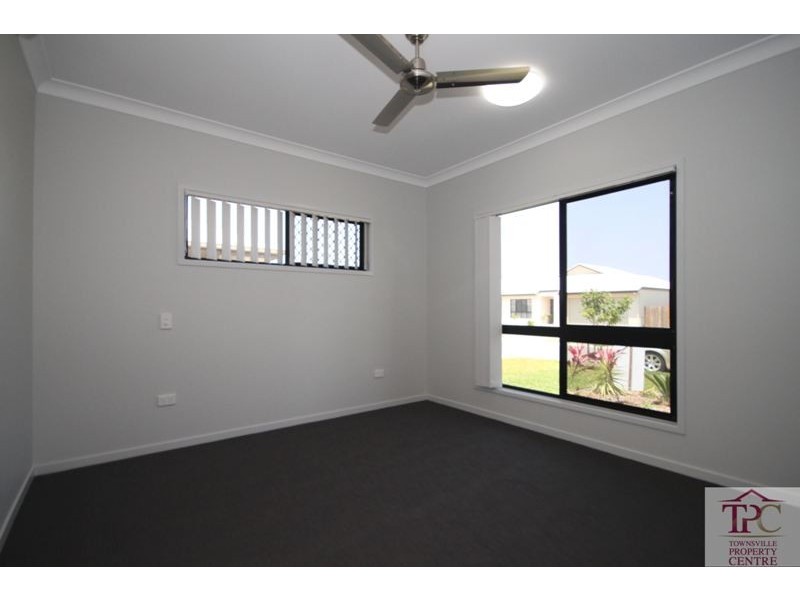 5 Oculina Street, Burdell QLD 4818