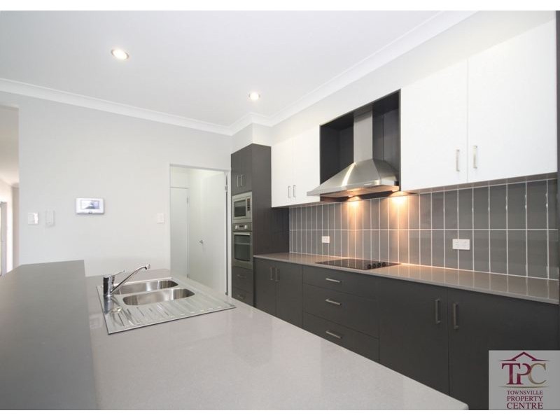 5 Oculina Street, Burdell QLD 4818