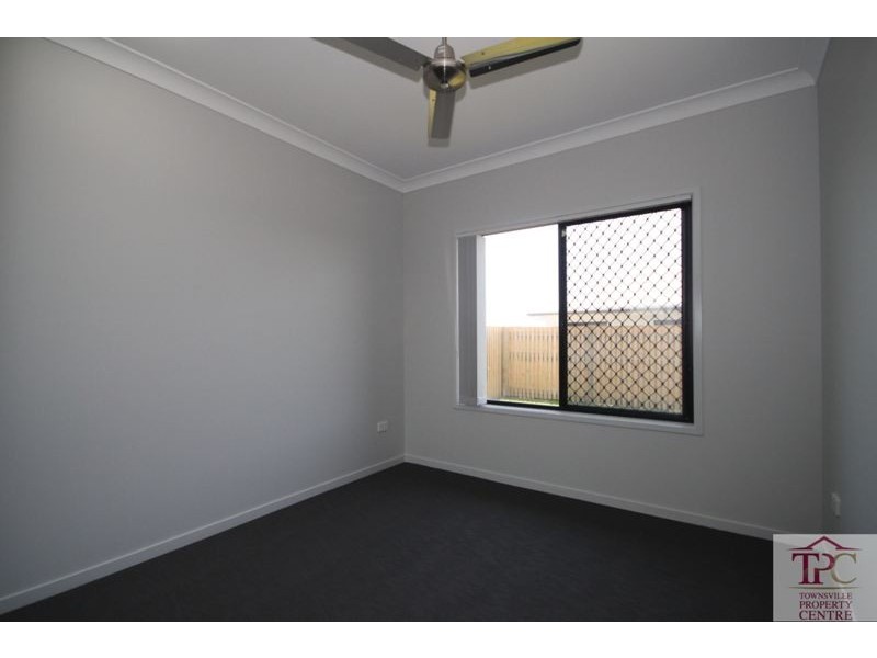 5 Oculina Street, Burdell QLD 4818