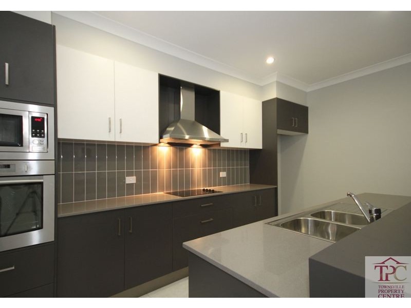 5 Oculina Street, Burdell QLD 4818