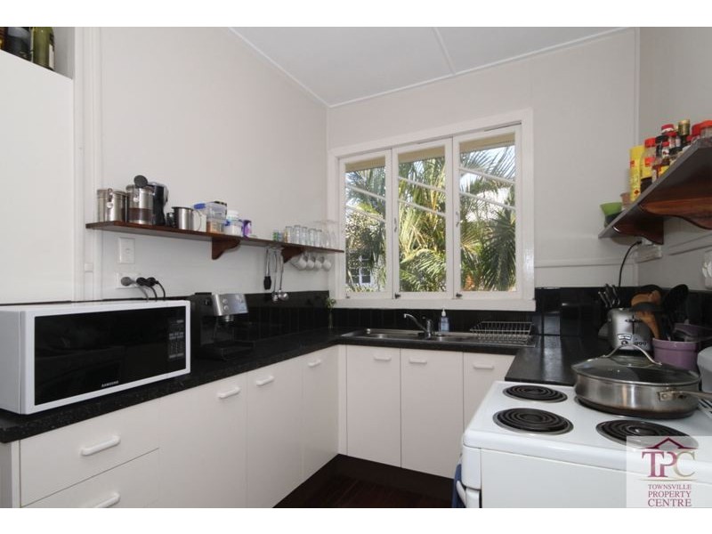 112 Twelfth Avenue, Railway Estate QLD 4810