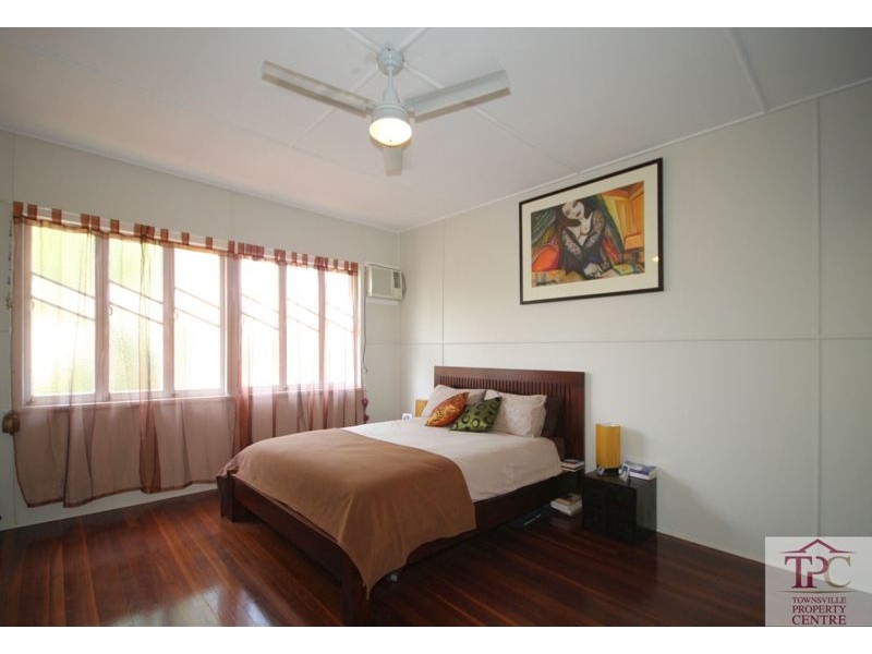 112 Twelfth Avenue, Railway Estate QLD 4810