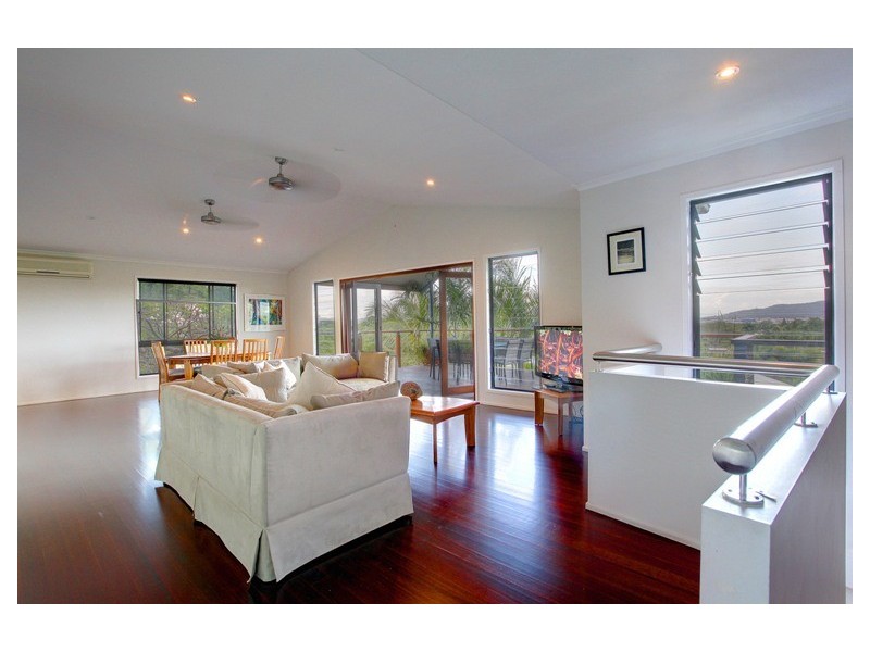 4 Nayla Court, Mount Louisa QLD 4814