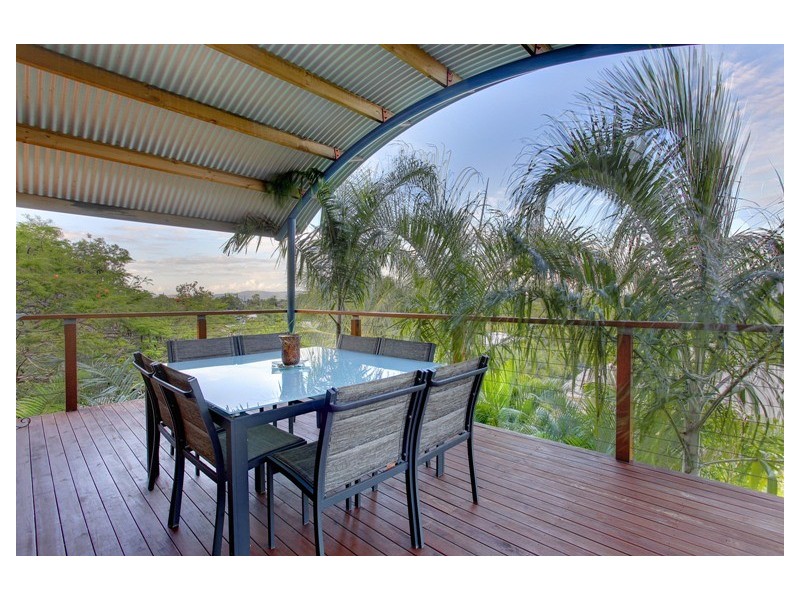 4 Nayla Court, Mount Louisa QLD 4814