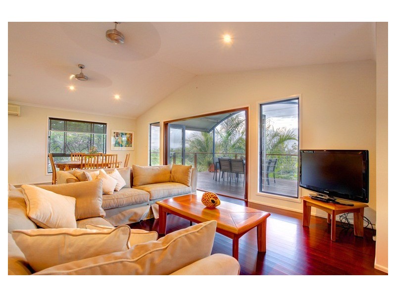 4 Nayla Court, Mount Louisa QLD 4814