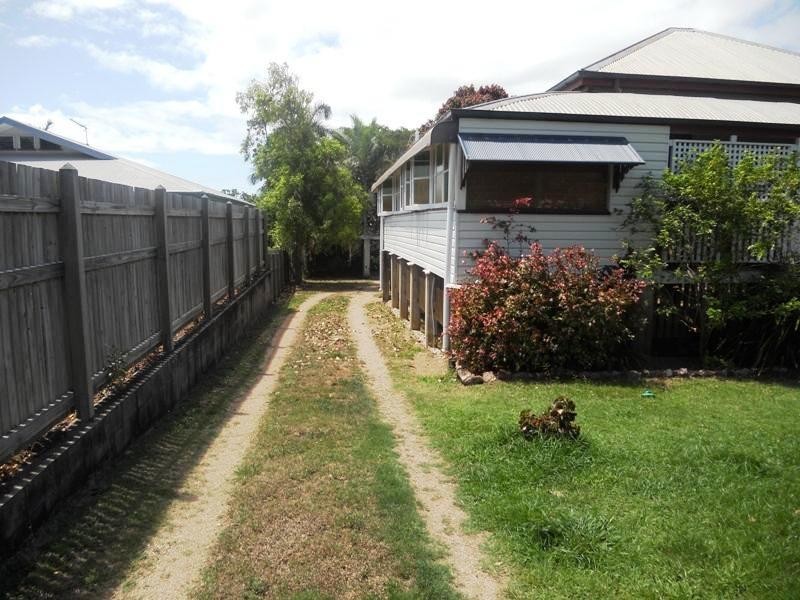 9 Bundock Street, North Ward QLD 4810