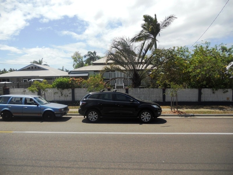 9 Bundock Street, North Ward QLD 4810