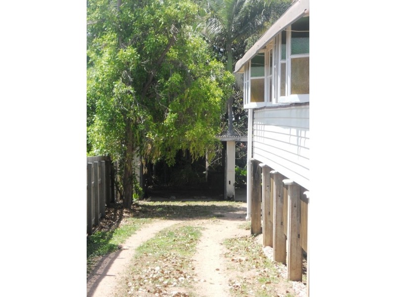 9 Bundock Street, North Ward QLD 4810