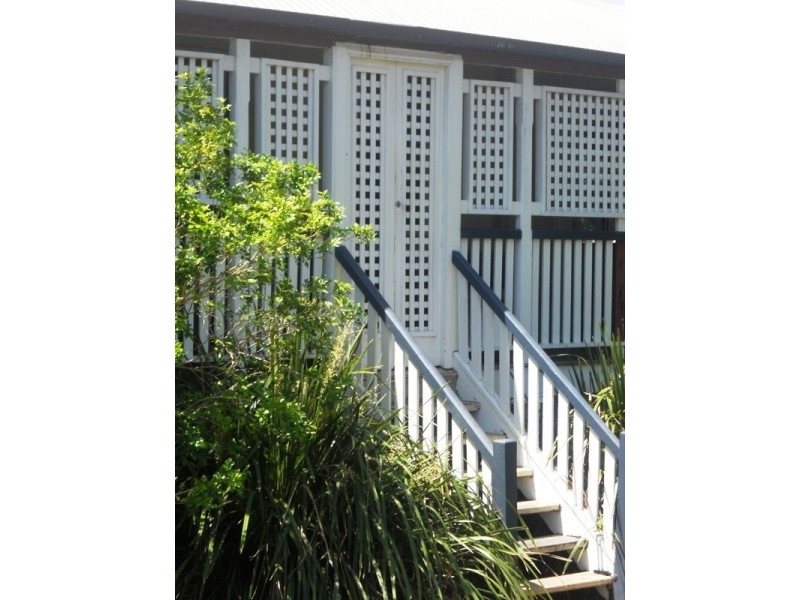 9 Bundock Street, North Ward QLD 4810