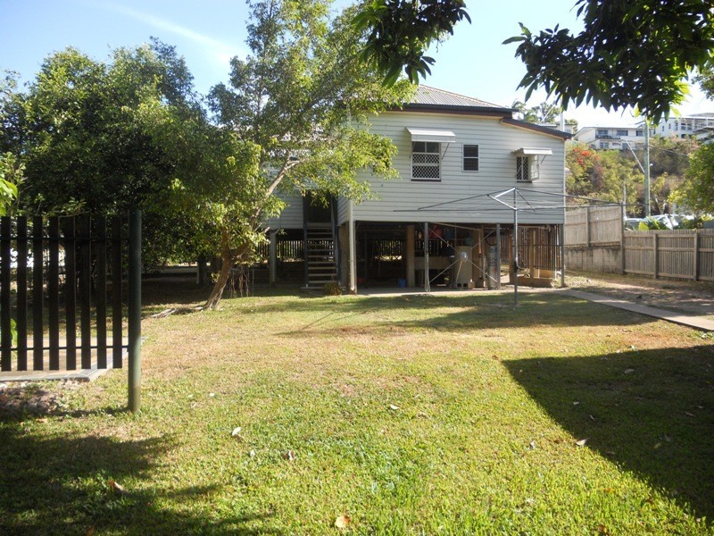 9 Bundock Street, North Ward QLD 4810