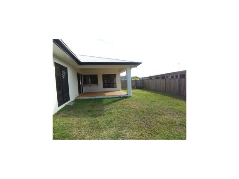 Bushland Beach QLD 4818