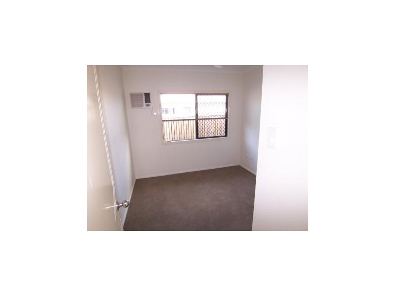 Bushland Beach QLD 4818