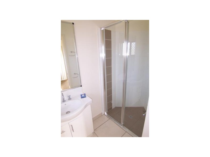 Bushland Beach QLD 4818