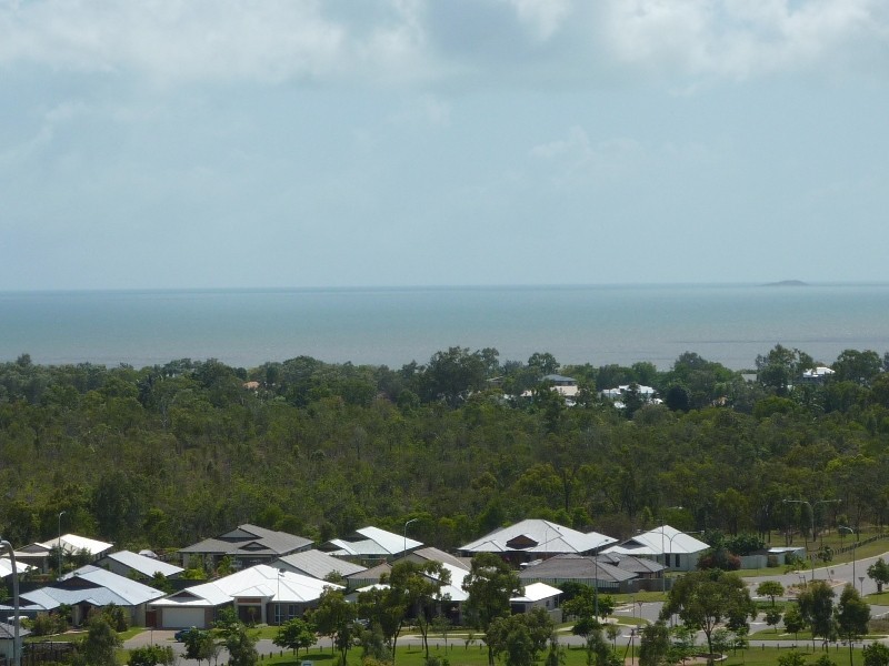 Bushland Beach QLD 4818