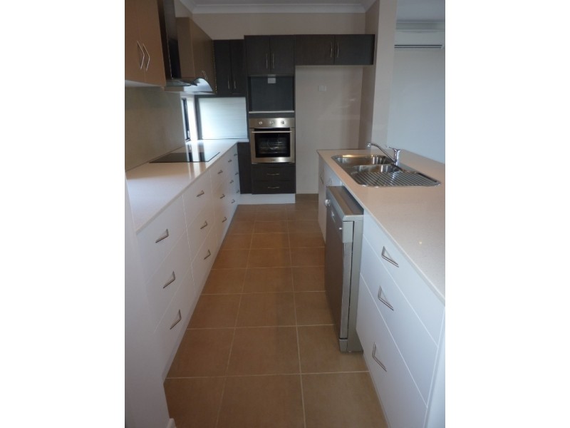 Bushland Beach QLD 4818