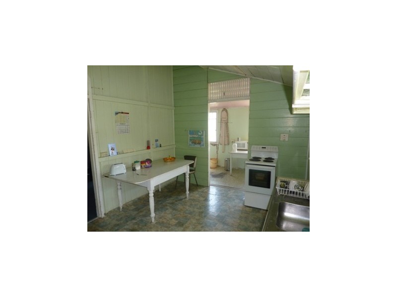 40 Roberts Street, Hermit Park QLD 4812