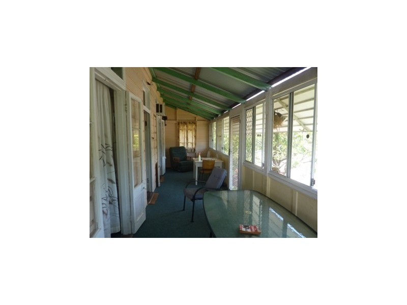 40 Roberts Street, Hermit Park QLD 4812