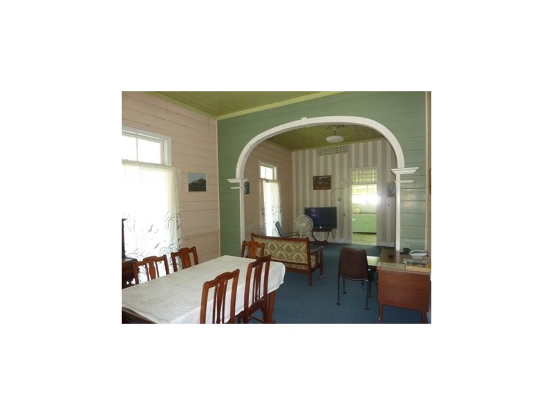 40 Roberts Street, Hermit Park QLD 4812