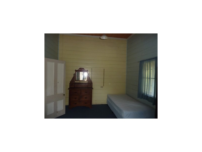 40 Roberts Street, Hermit Park QLD 4812