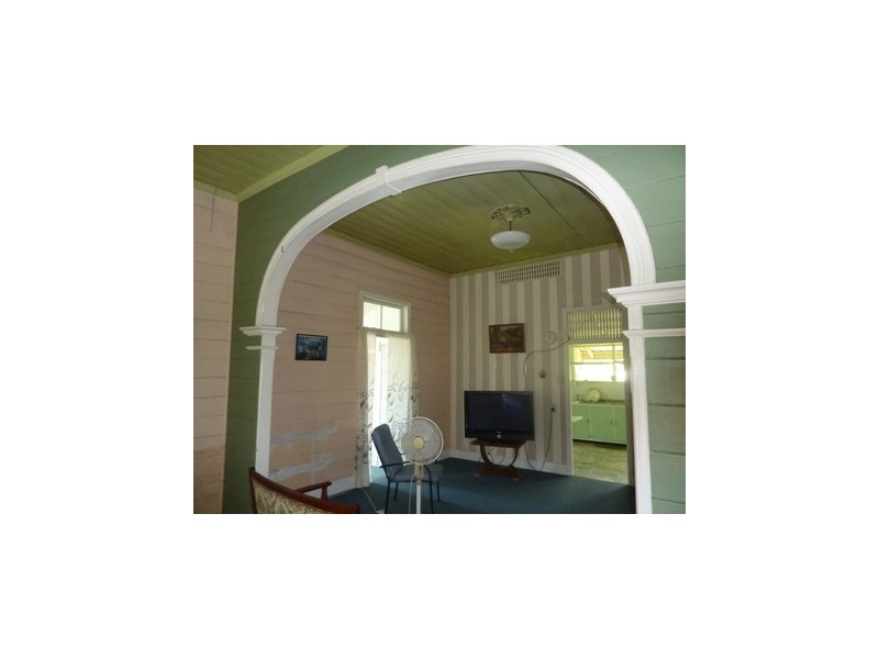 40 Roberts Street, Hermit Park QLD 4812