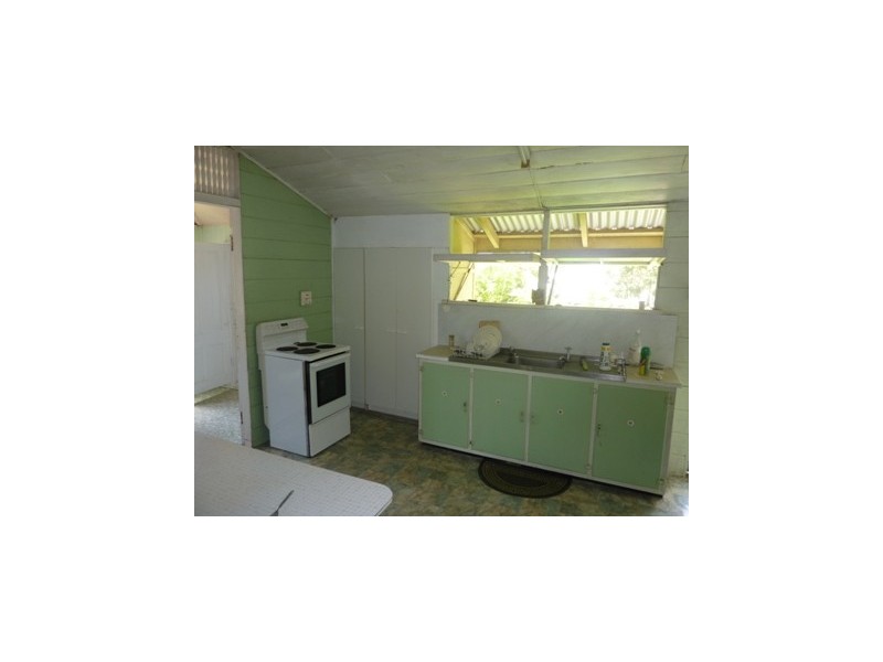 40 Roberts Street, Hermit Park QLD 4812