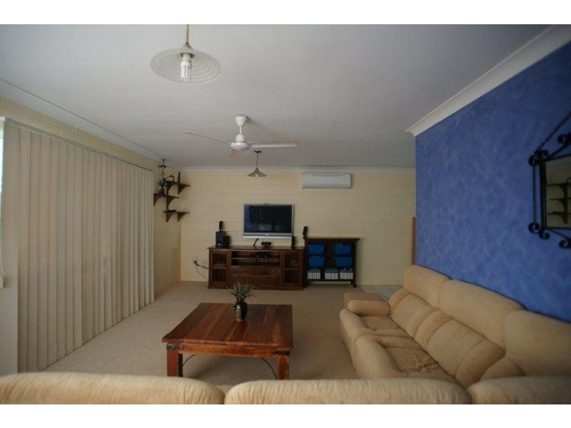 27 Moffat Street, Kirwan QLD 4817